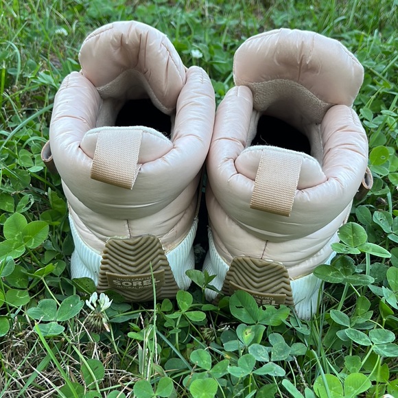 Sorel puffy “out n about” sneakers - Picture 3 of 4